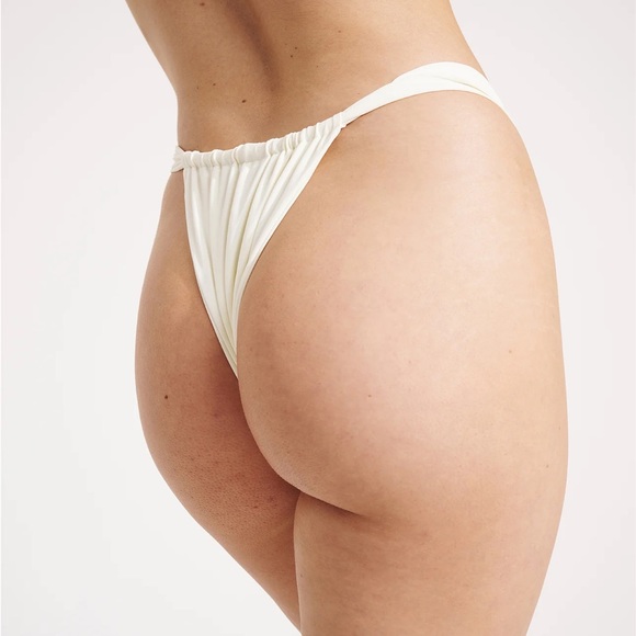 Sylk swim rya string side bottom in ivory size medium (runs small) - Picture 4 of 4
